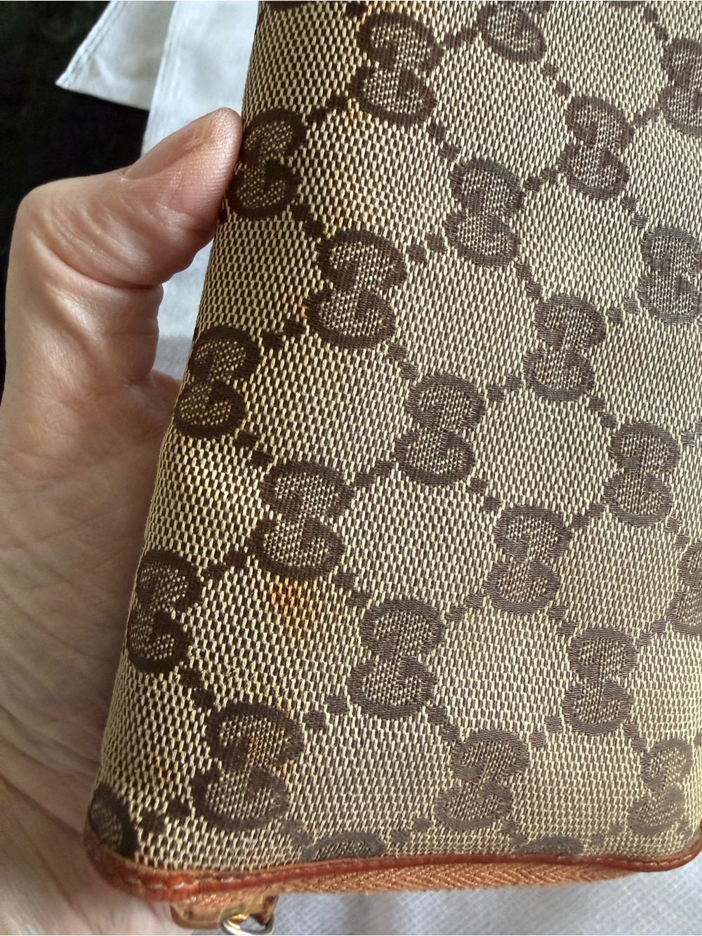 REHAB-Gucci Signature Beige & Brown GG Canvas Zip Around Wallet - Picture 9 of 10